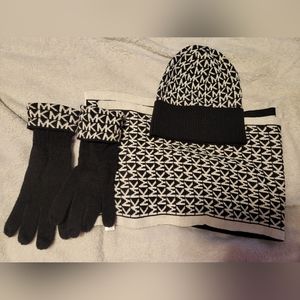 Never worn Michael kors